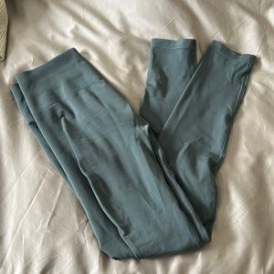 Alphalete Amplify Leggings OG Scrunch Charcoal